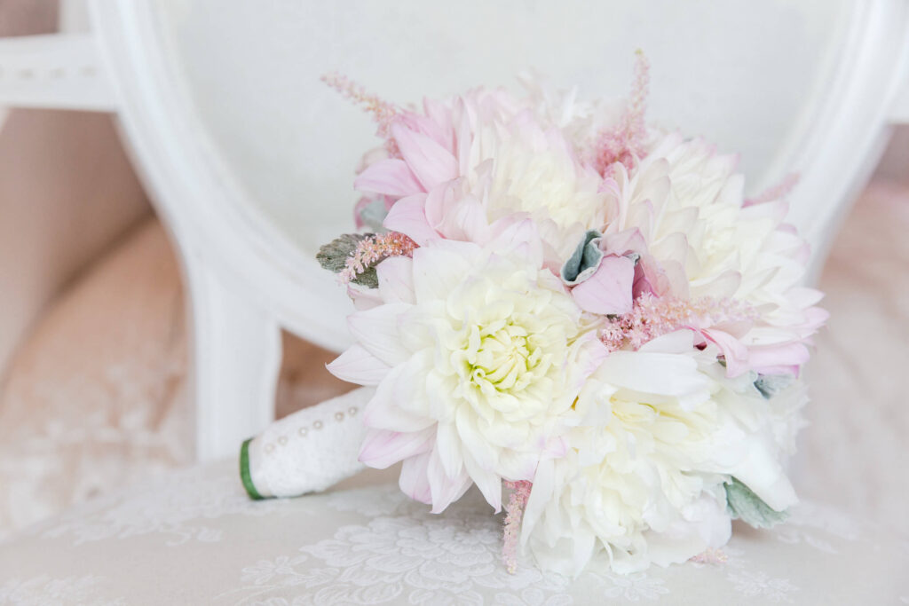 Cafe-au-lait dahlia wedding bouquet